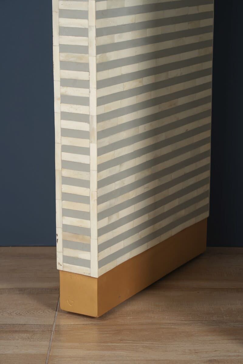 Elegant bone inlay console table by Ashborn furniture | Image 3