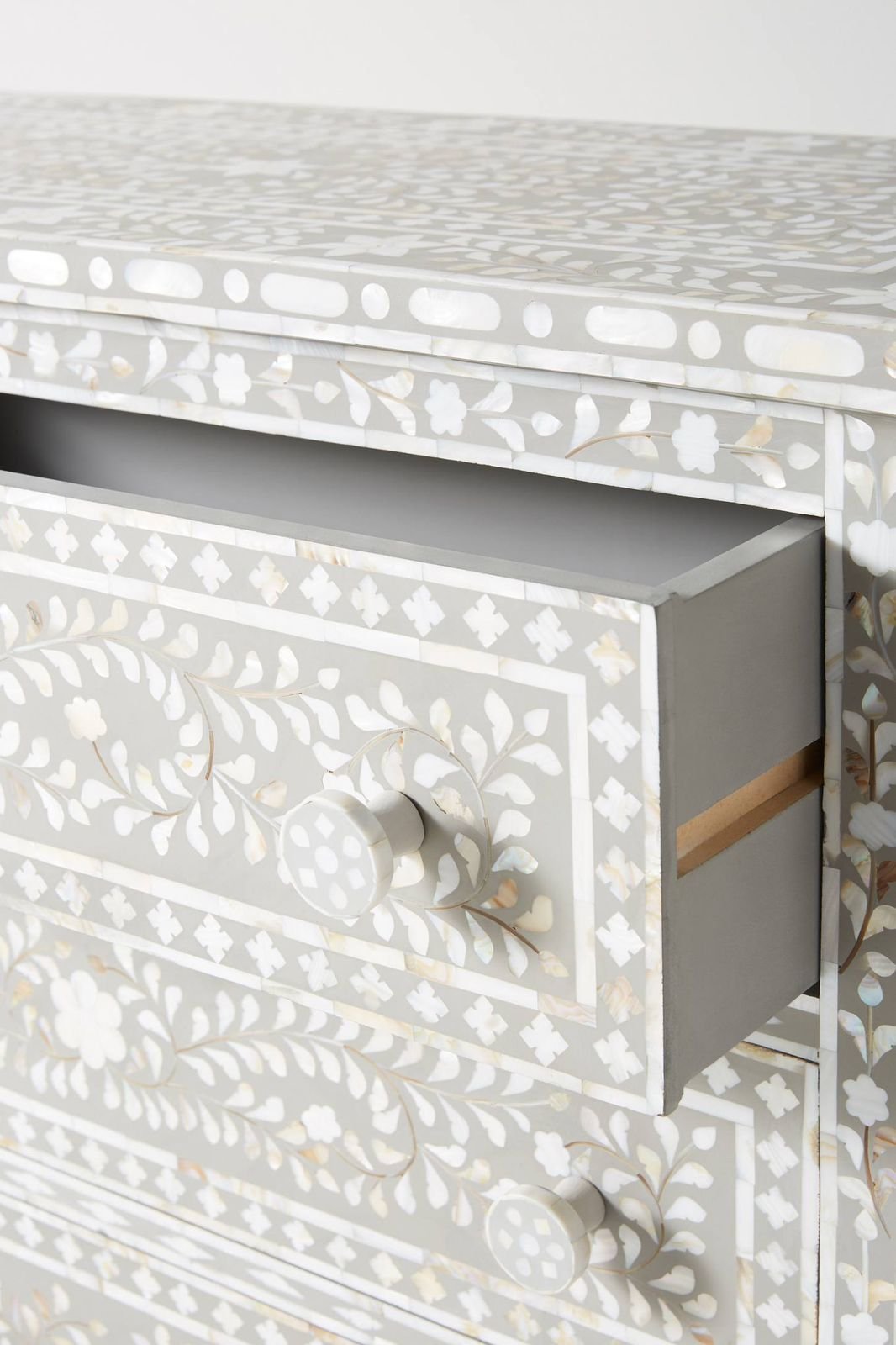 Timeless mother of pearl chest of drawer By Ashborn furniture | Image 4