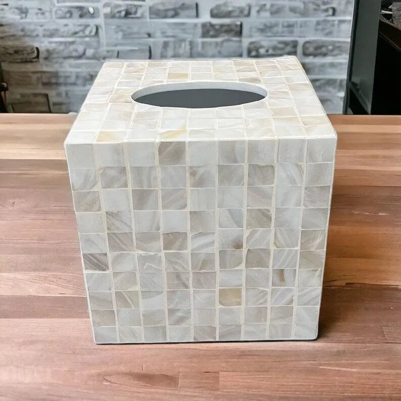 Classic Tiled Square Tissue box by Ashborn furniture | Image 2