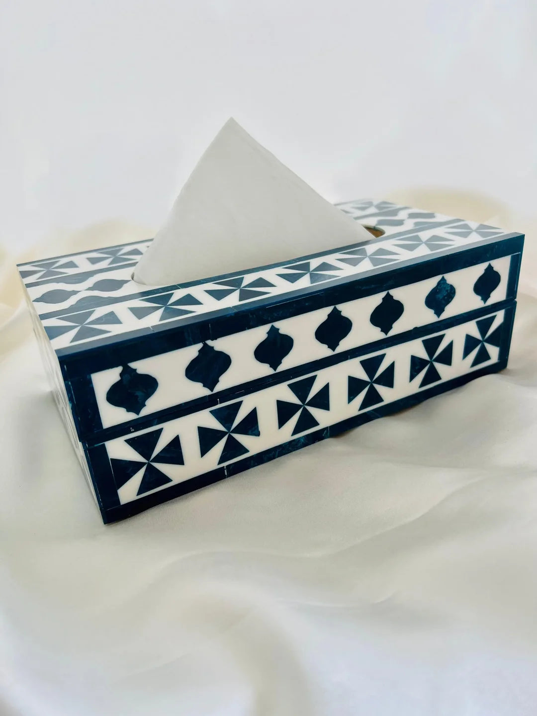 Elegant Heritage Tissue Box by Ashborn furniture | Image 2