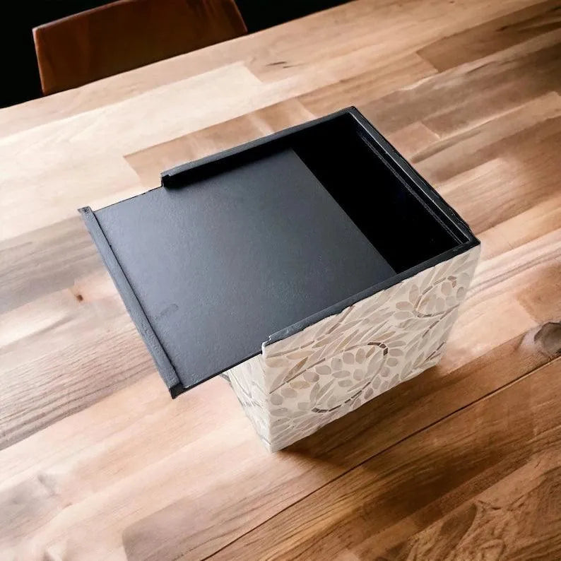 Swirl Vintage Tissue Box By Ashborn furniture | Image 3